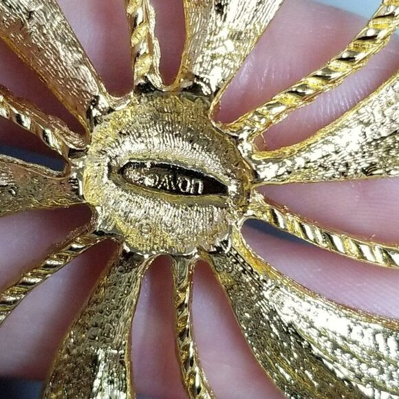 Vintage Avon Large Heart Shape Brooch, Gold Tone Rhinestone Signed Lapel Pin - Picture 4 of 7